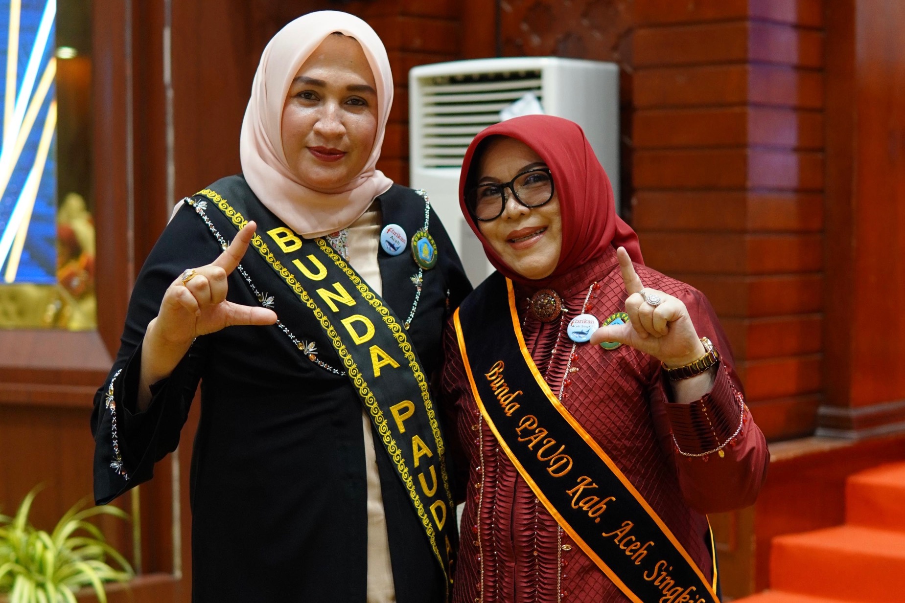 Yalangoch poyezd konduktorlarining shaxsiy surati porno katta labia